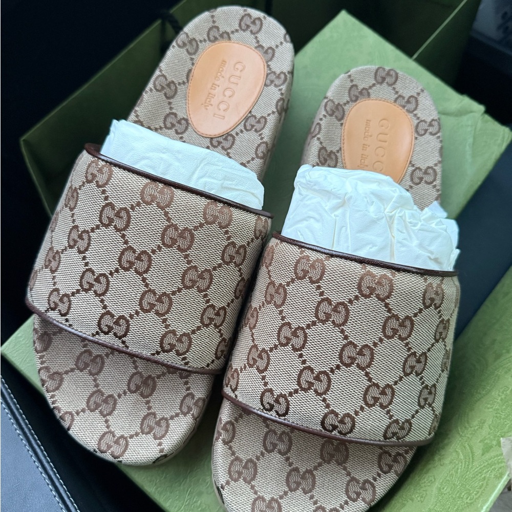 Gucci Men’s GG Brown Slide Sandals